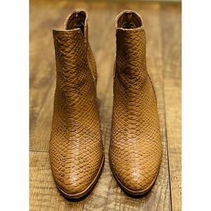 KAANAS Tan Snake‎ Embossed Leather V Cut Ankle Boots Block Heel Women's Size 9M